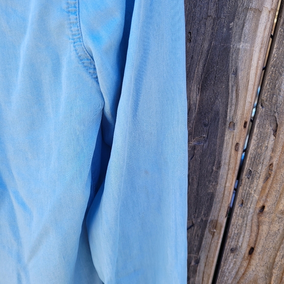 Love Tree Sky Blue Denim Shirt Womens Size M - Picture 13 of 16
